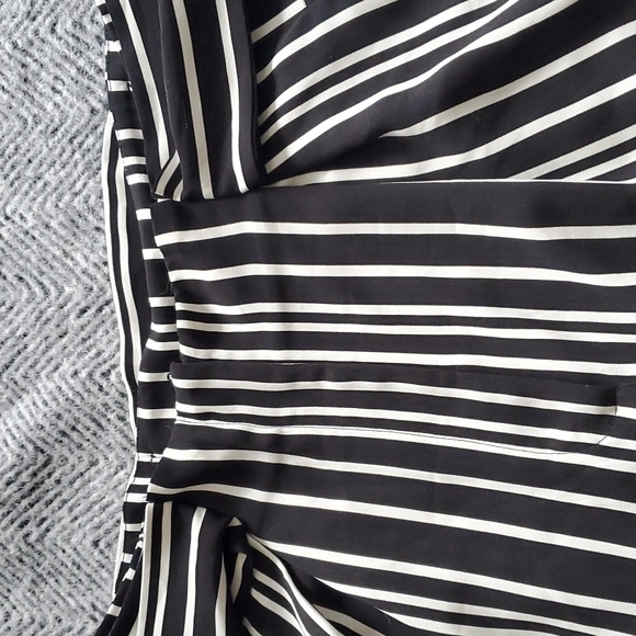 Meg & Margot stripes high rise short - Picture 4 of 7